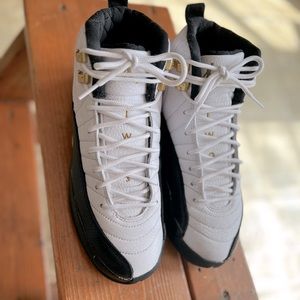 Jordan Taxi 12 size 7 youth
